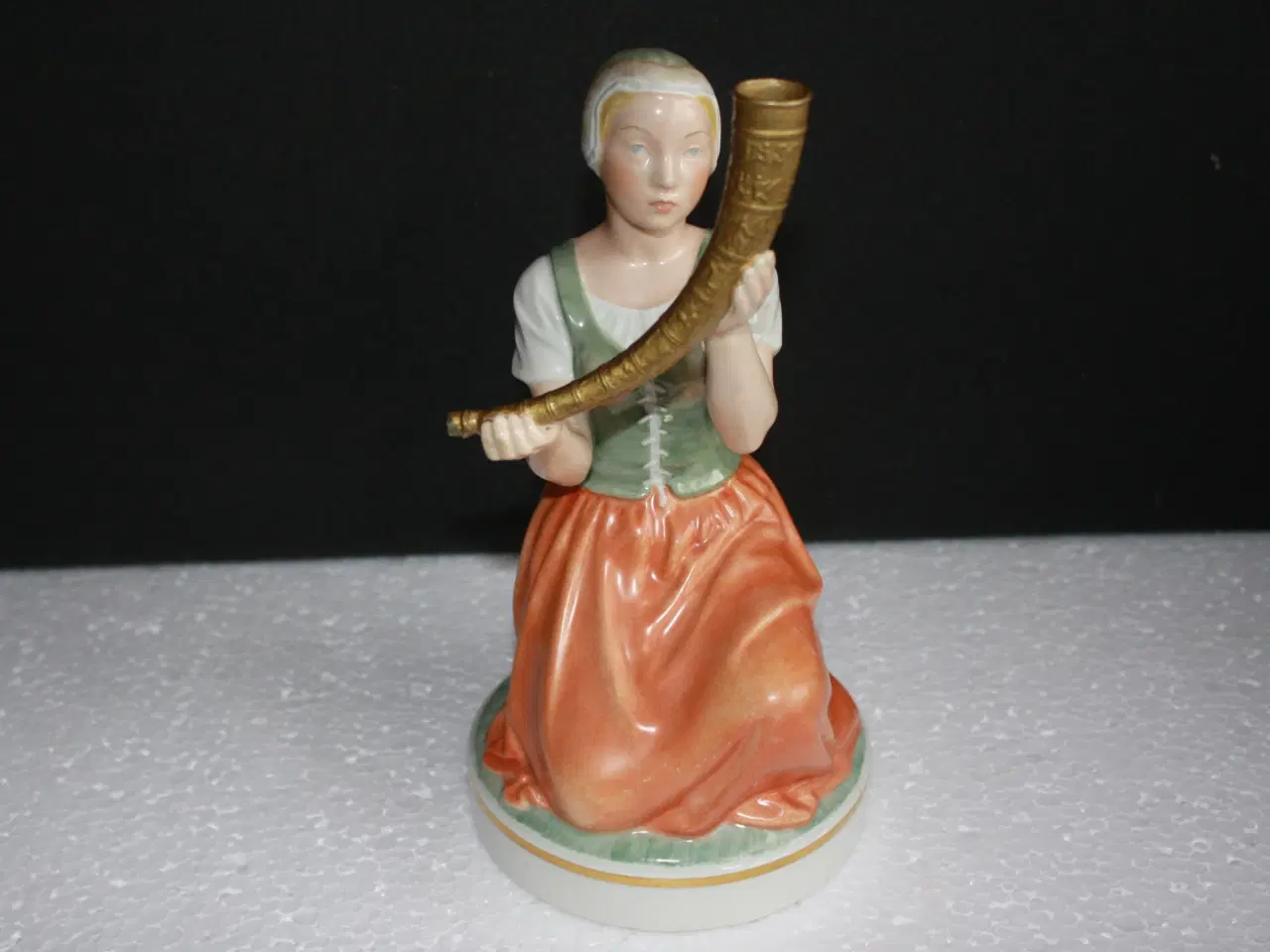 Billede 1 - Pige med guldhorn, Royal copenhagen