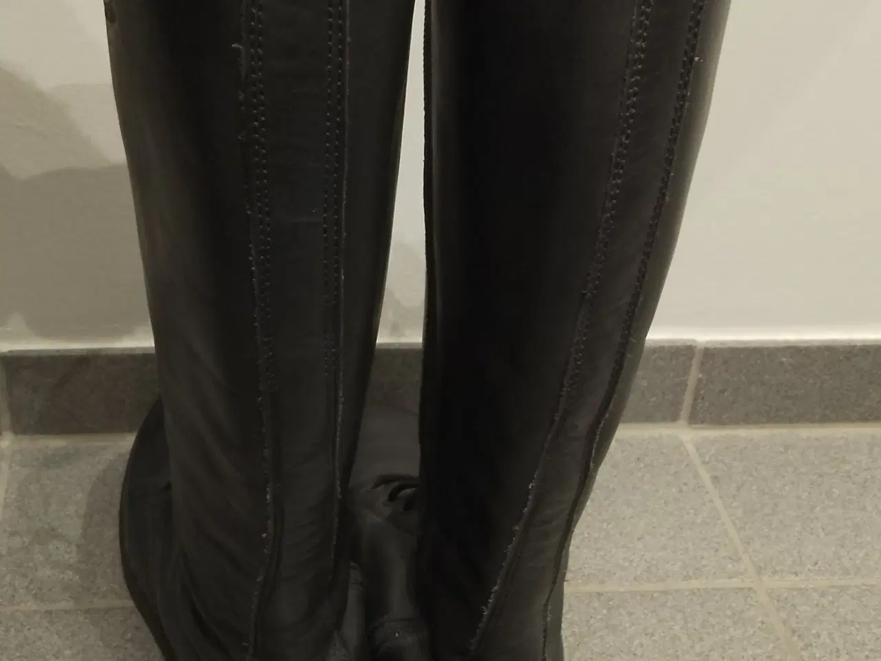 Billede 3 - Dr. Martens - lange læder støvler