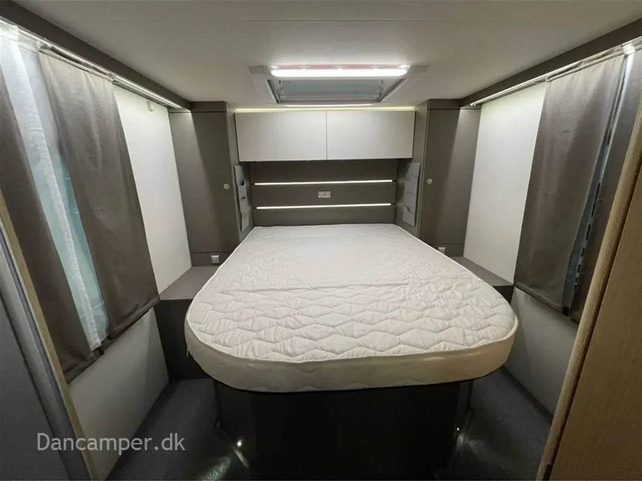 Billede 12 - 2024 - LMC Tourer H 720 Lift LMC Tourer H 720 Lift, 140 Hk, 9-trins aut., El-støttefødder, vandbåren varme i gulvet samt blæsevarme - en god vintervogn