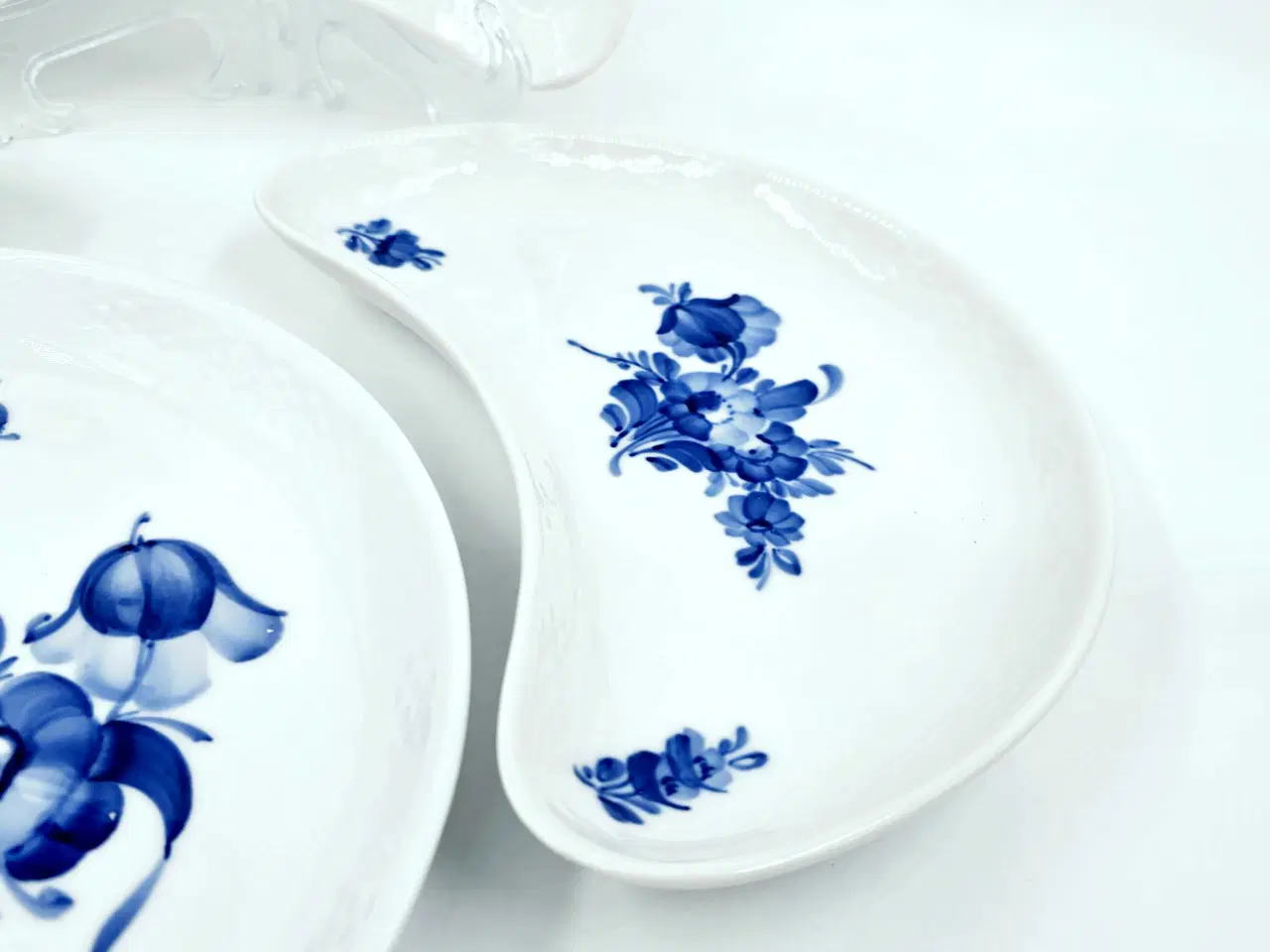 Billede 5 - Royal Copenhagen Blå Blomst Flettet Halvmåne Asiet