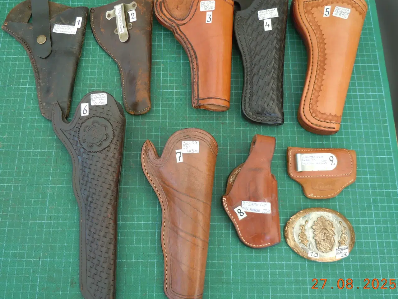 Billede 1 - pistol og revolverhylstre, antikke og nyere.