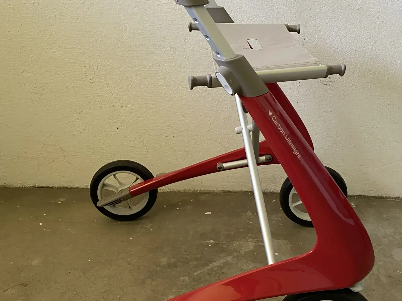 Billede 6 - Rollator By ACRE Carbon, ultra let, komfort rød