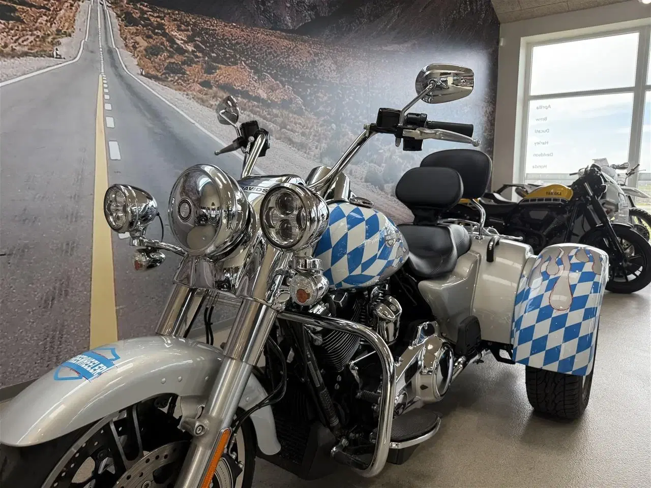 Billede 21 - Harley-Davidson FLRT Freewheeler Trike 107"