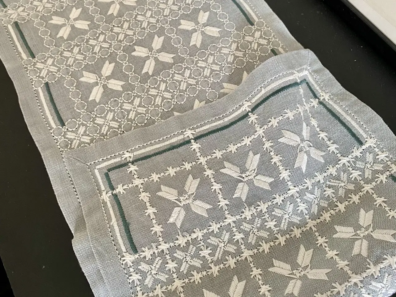 Billede 5 - Broderet bordløber