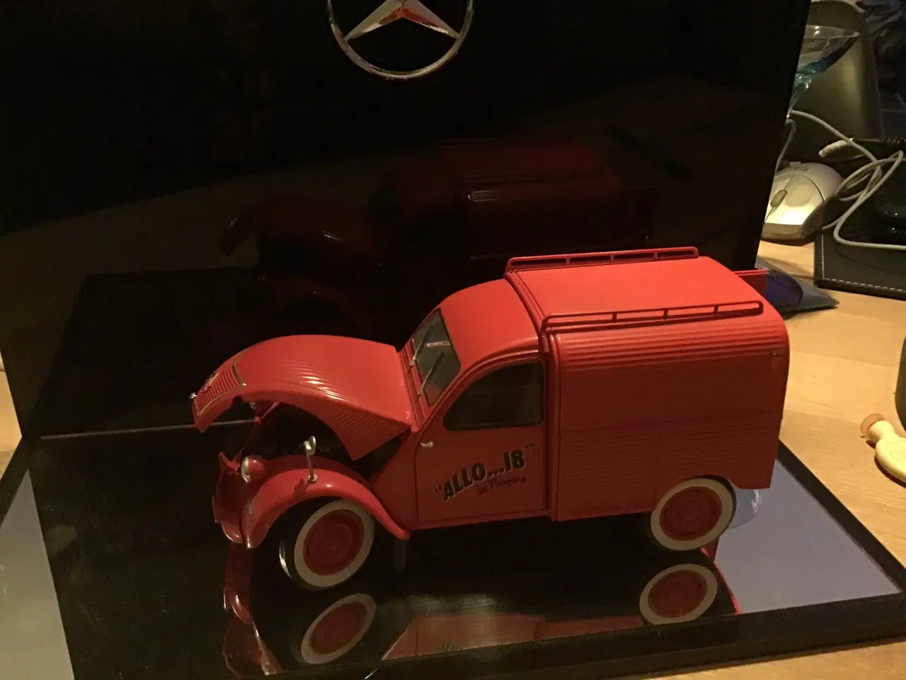 Billede 1 - MODELBIL 1:18.  NOREV CITROEN 2CV.