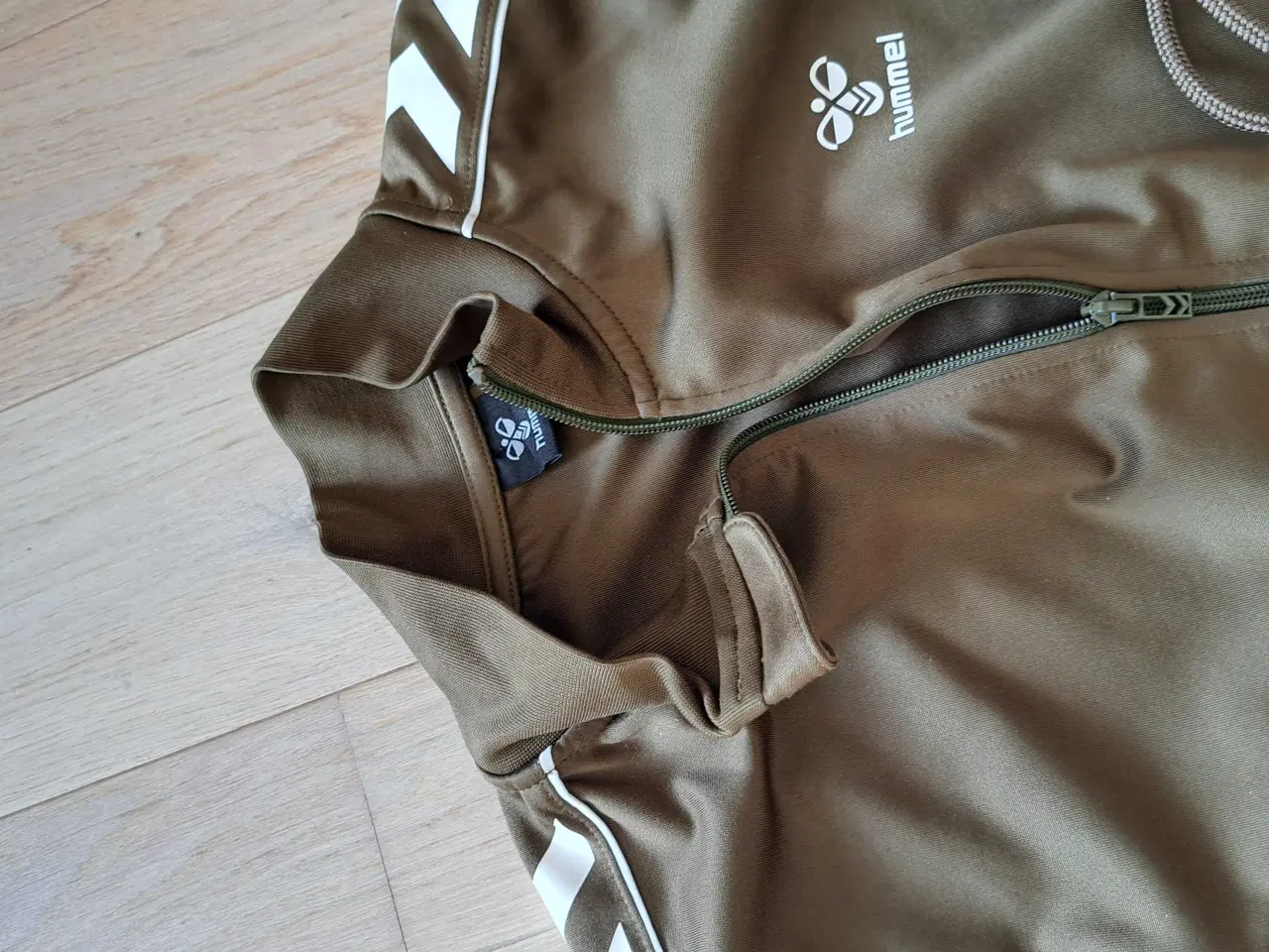 Billede 3 - Hummel træningssæt 164