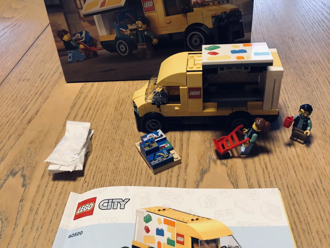 Billede 8 - Lego City 60500 The Lego van