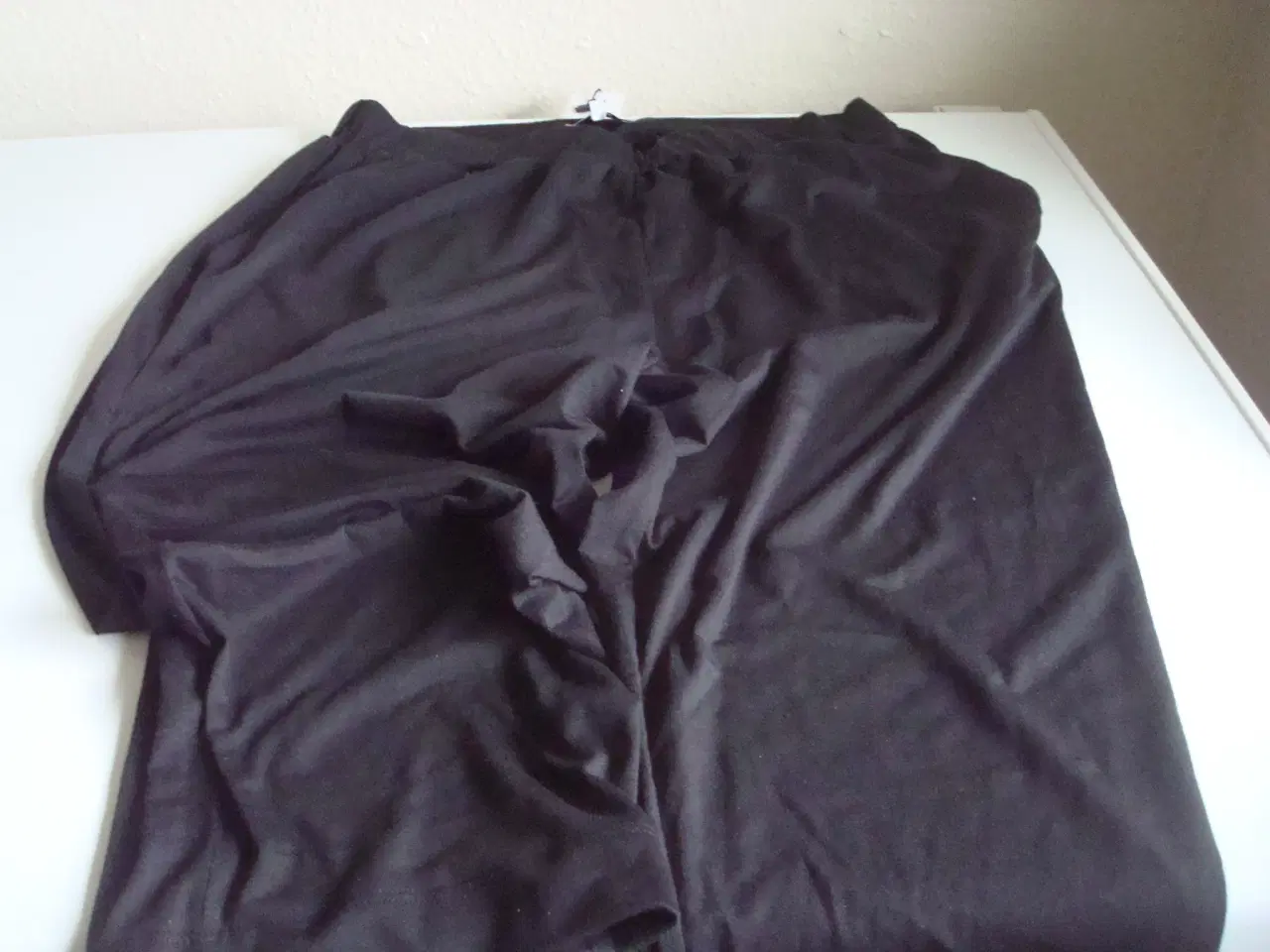 Billede 2 - NYE Bukser korte/shorts str. L