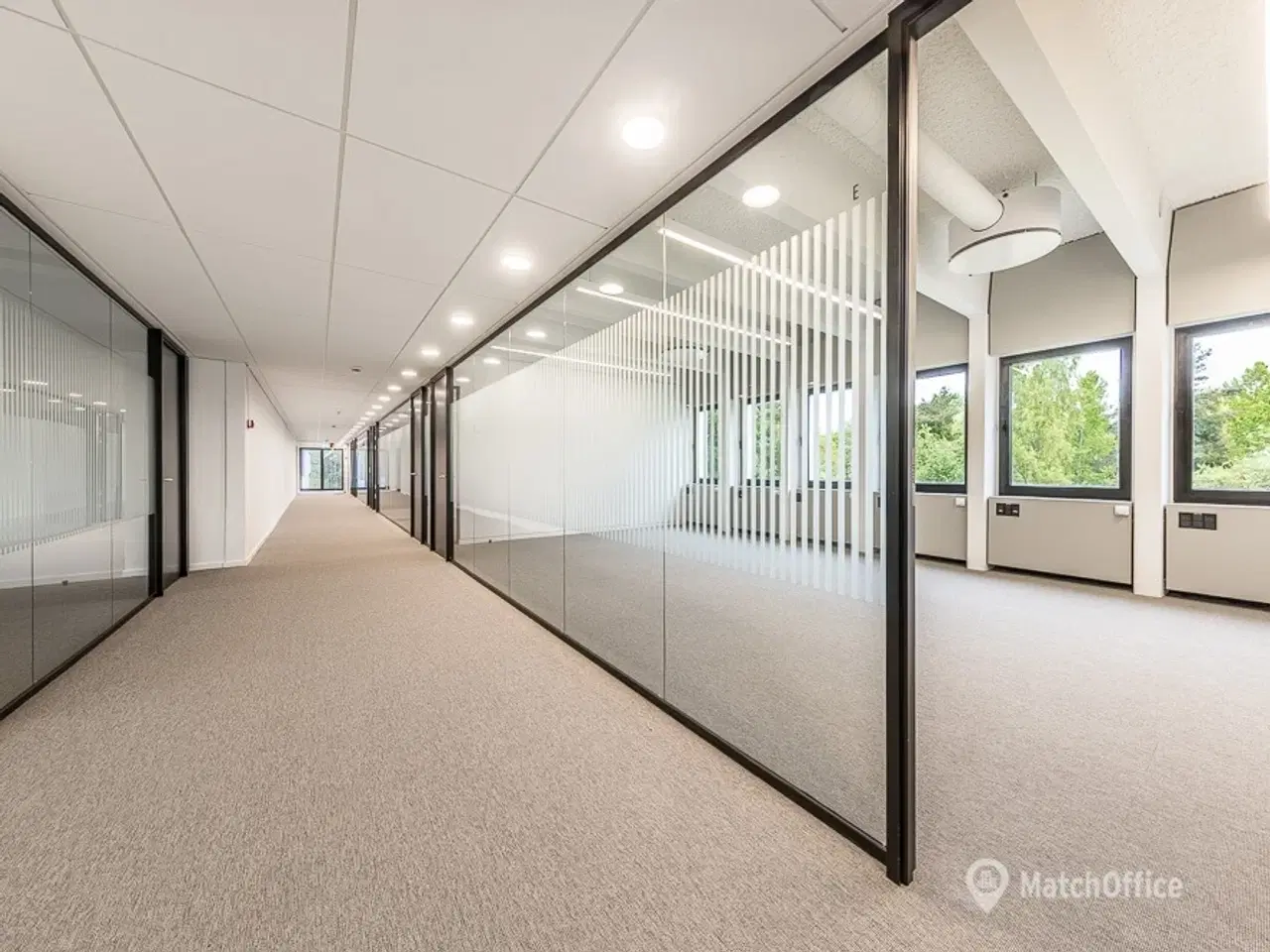 Billede 10 - Unik arkitektur placeret i skøn natur