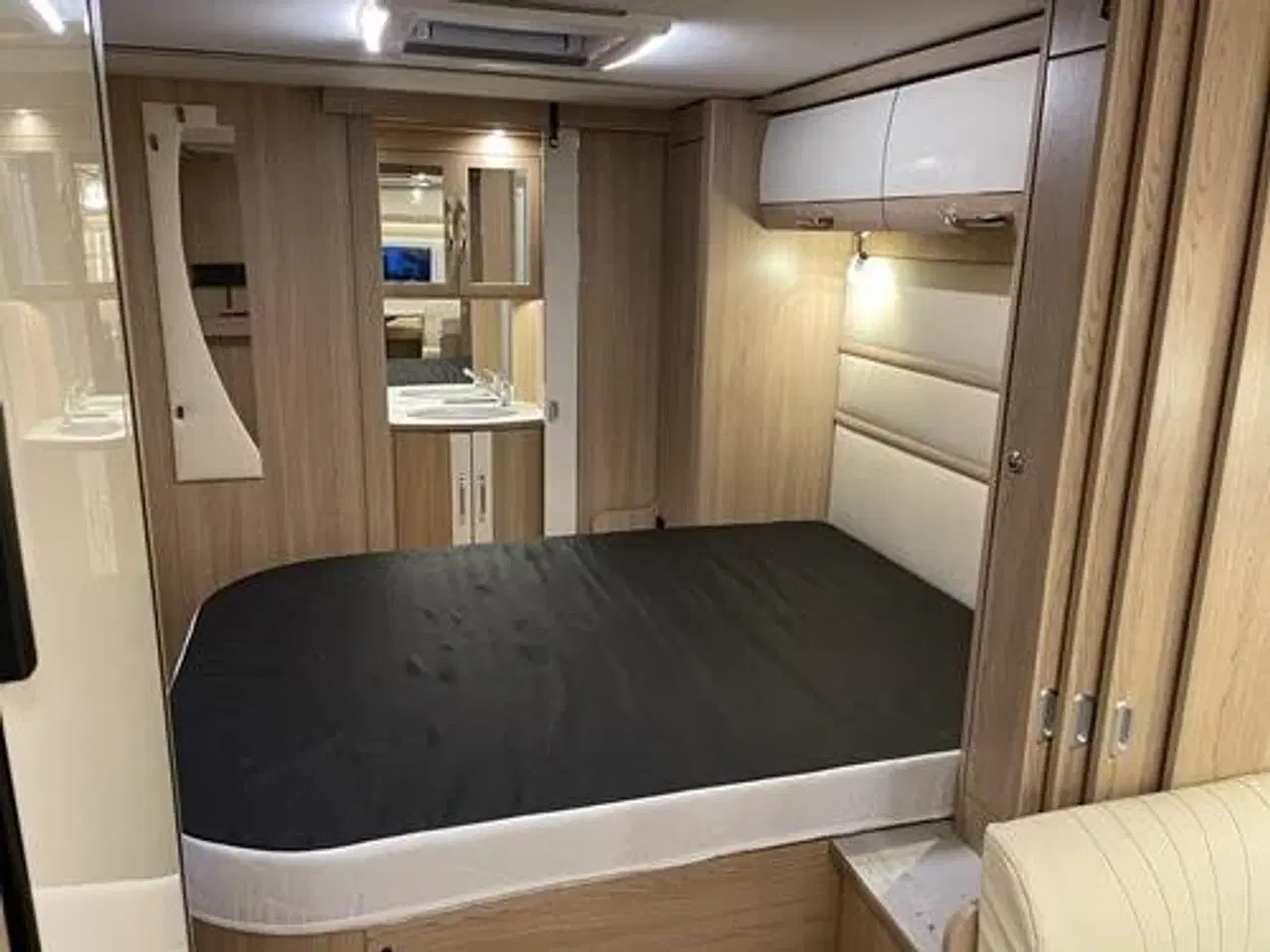 Billede 7 - LMC Exquisit Vip 685 D - Smugkig på Januar Tilbud - Spar 30.000