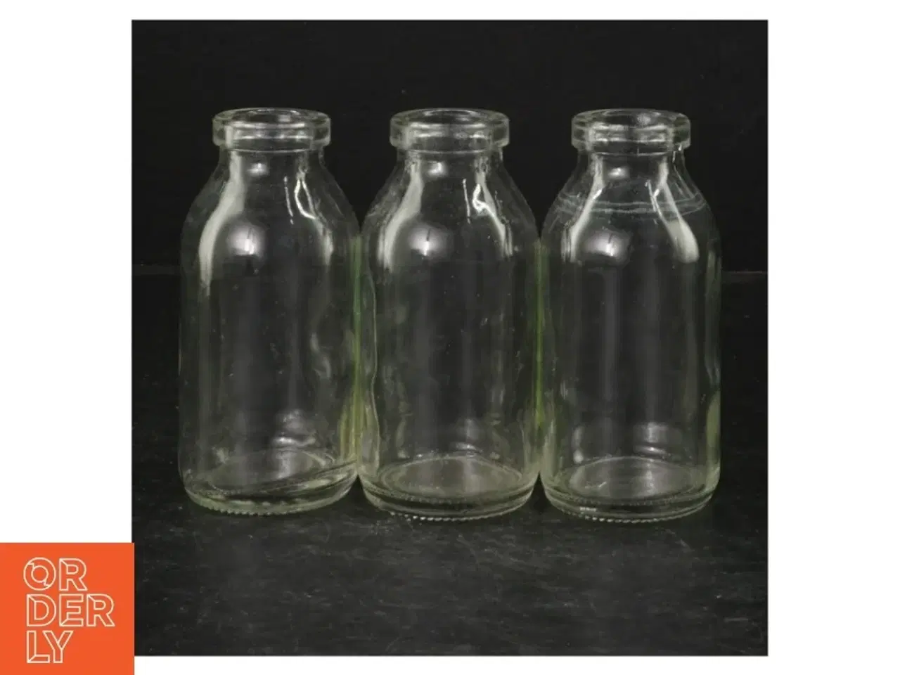 Billede 1 - Tre glasflasker (str. 15x10 cm)