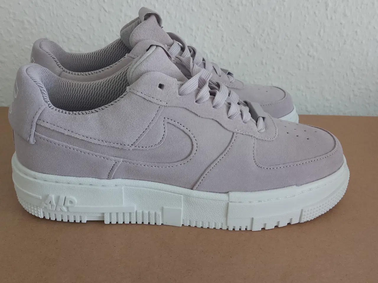 Billede 1 - Nike Air Force 1 low pixel - NYE