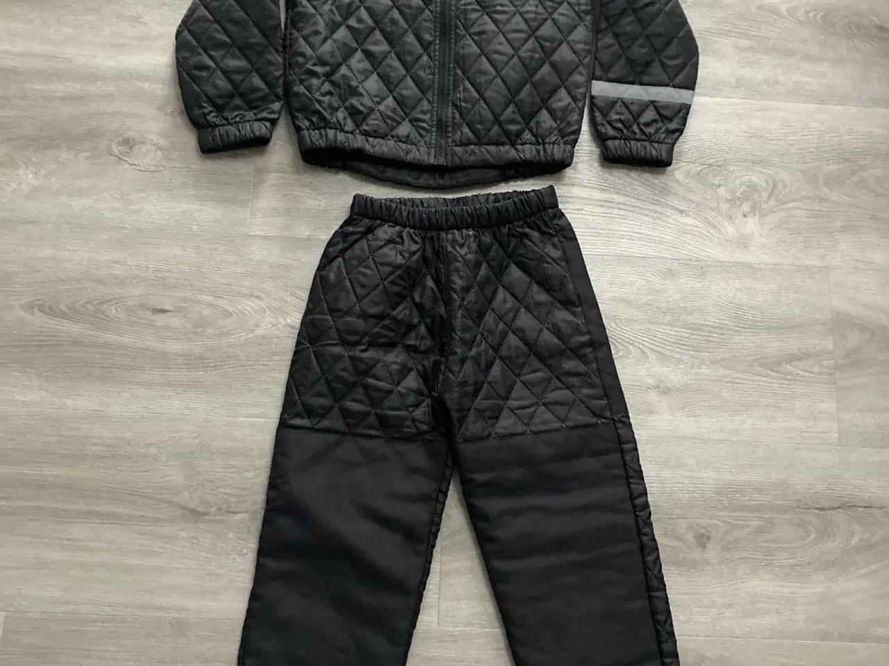 Billede 1 - Termosæt i str. 140