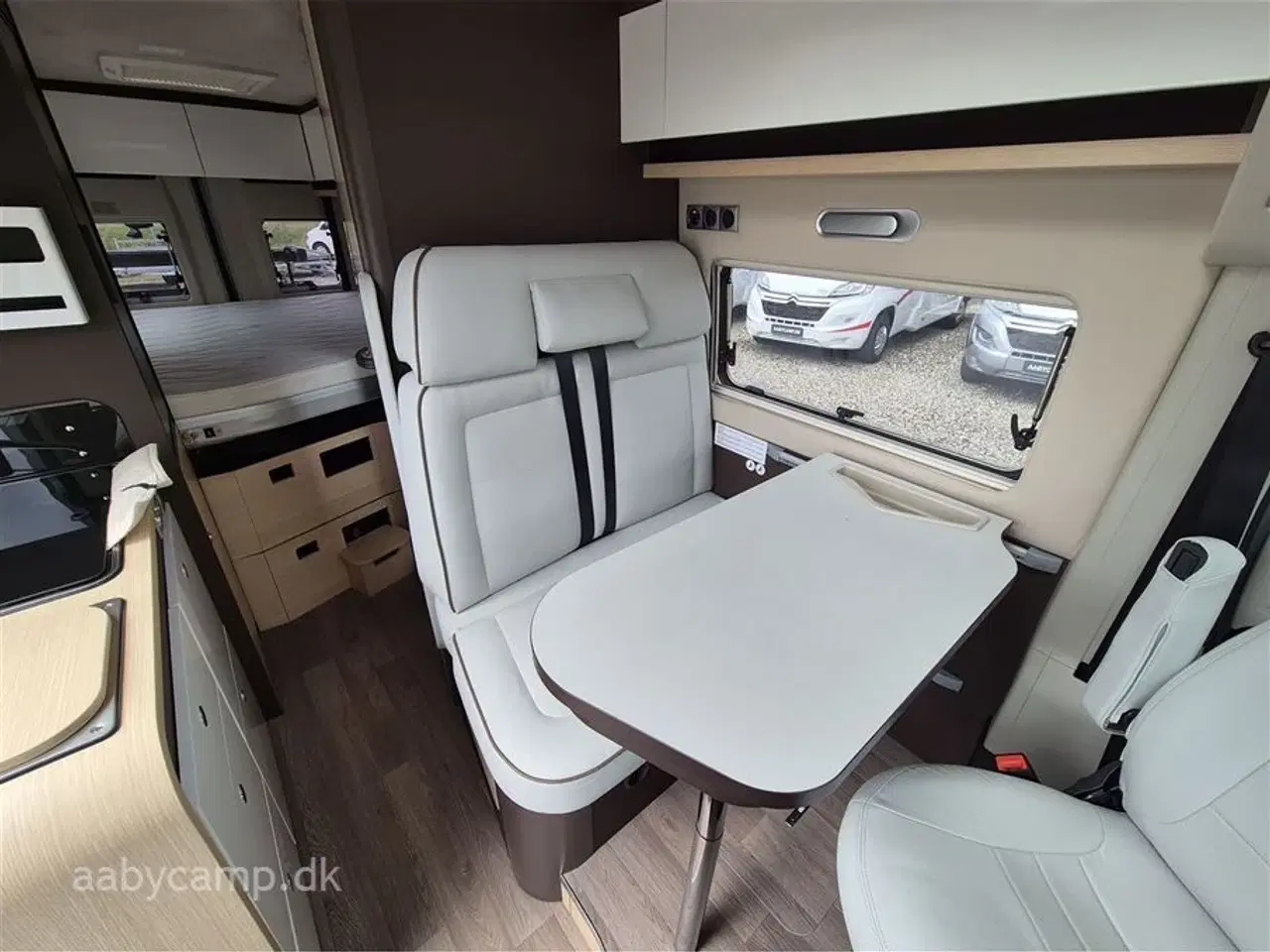 Billede 9 - 2024 - Autostar van V630G Design Edition   Luksus Van. Automatgear. lædersæder.  Alufælge, Batterier. solceller. markise. cykelstativ.  stor hæve/sænke seng i bagenden.  DER TAGES FORBEHOLD FOR ÆNDRINGER I KM. TAL!!