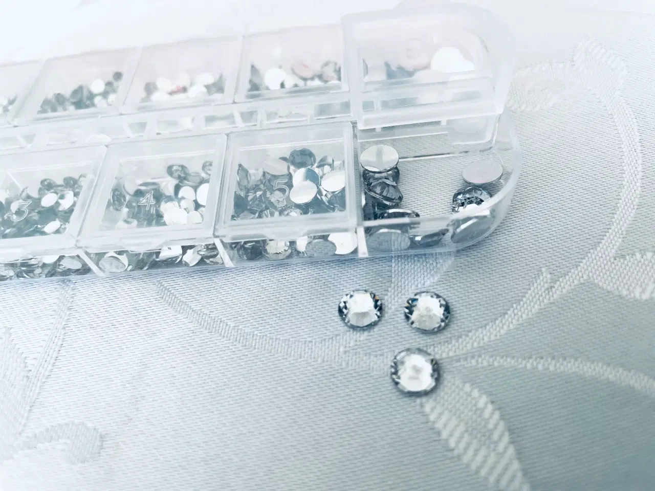 Billede 5 - Rhinsten + opbevarings æske 