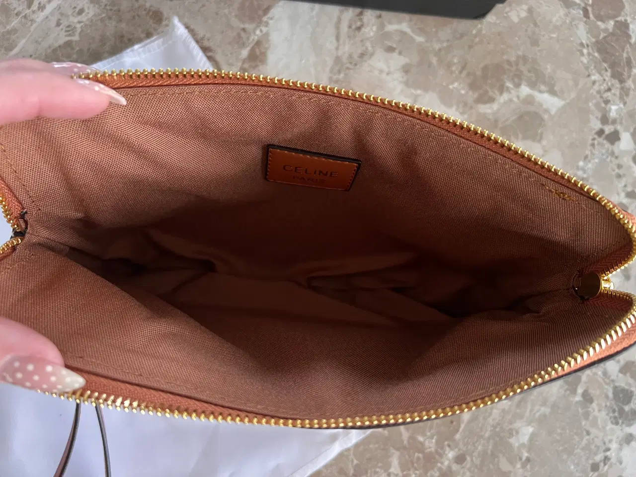 Billede 3 - Flot taske med logo i fin kvalitet.