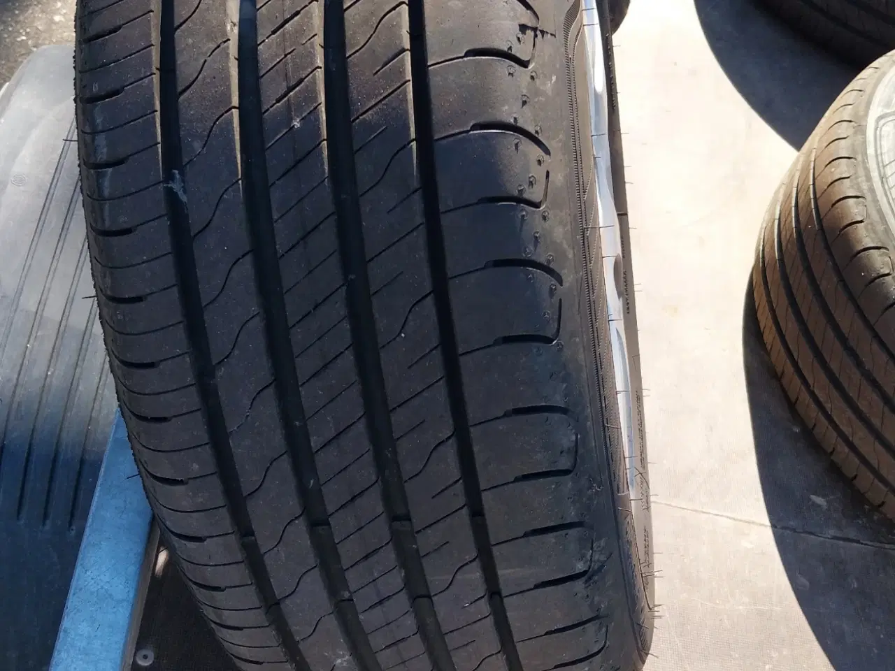 Billede 1 - 4 stk 16 tommer Alufælge Goodyear sommerdæk 