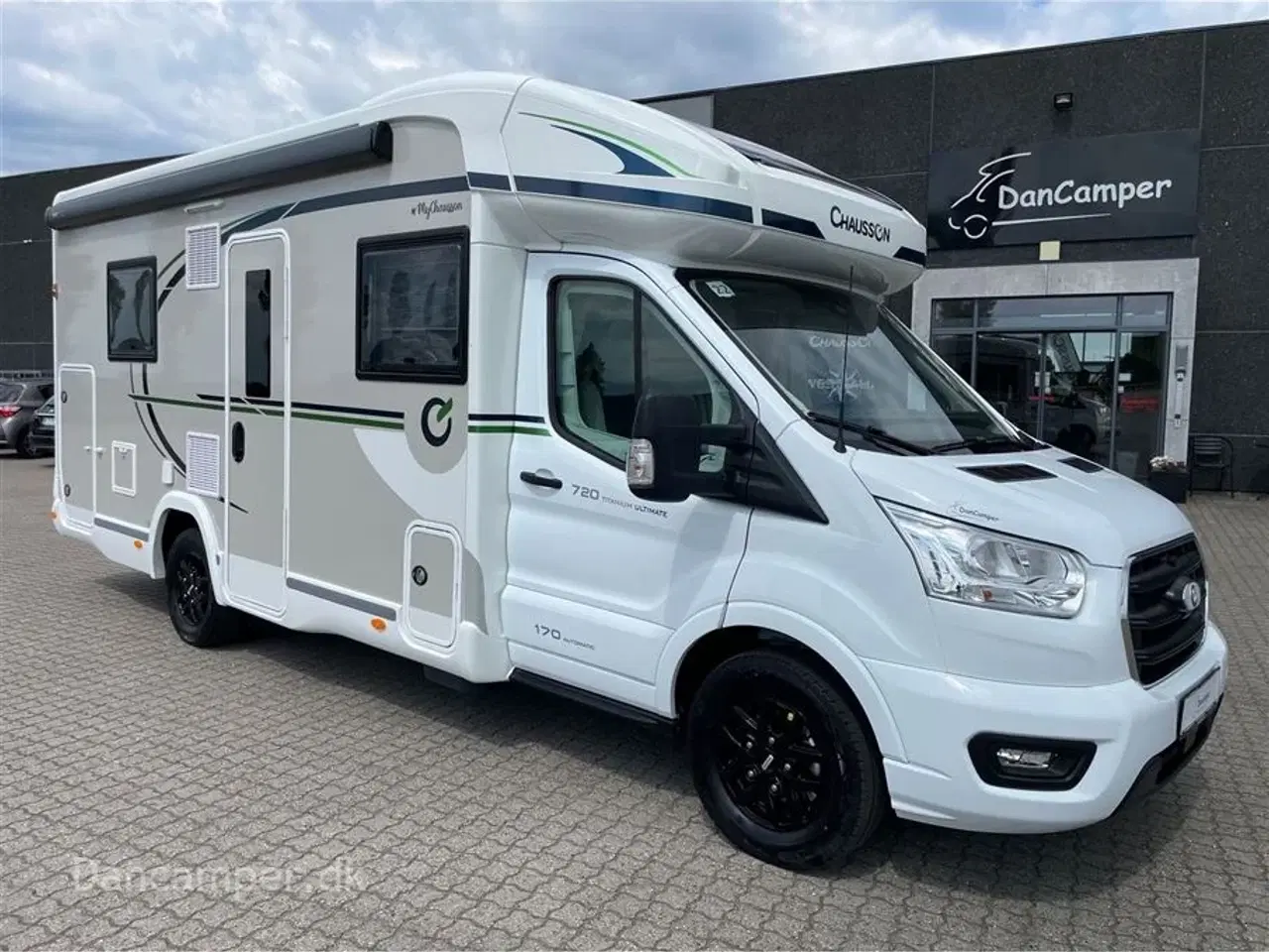 Billede 1 - 2023 - Chausson Titanium 720 ULTIMATE   2023 model, køjer samt stor dobbelt sænkeseng, 5prs. Smart-lounge, 170Hk - Automatgear