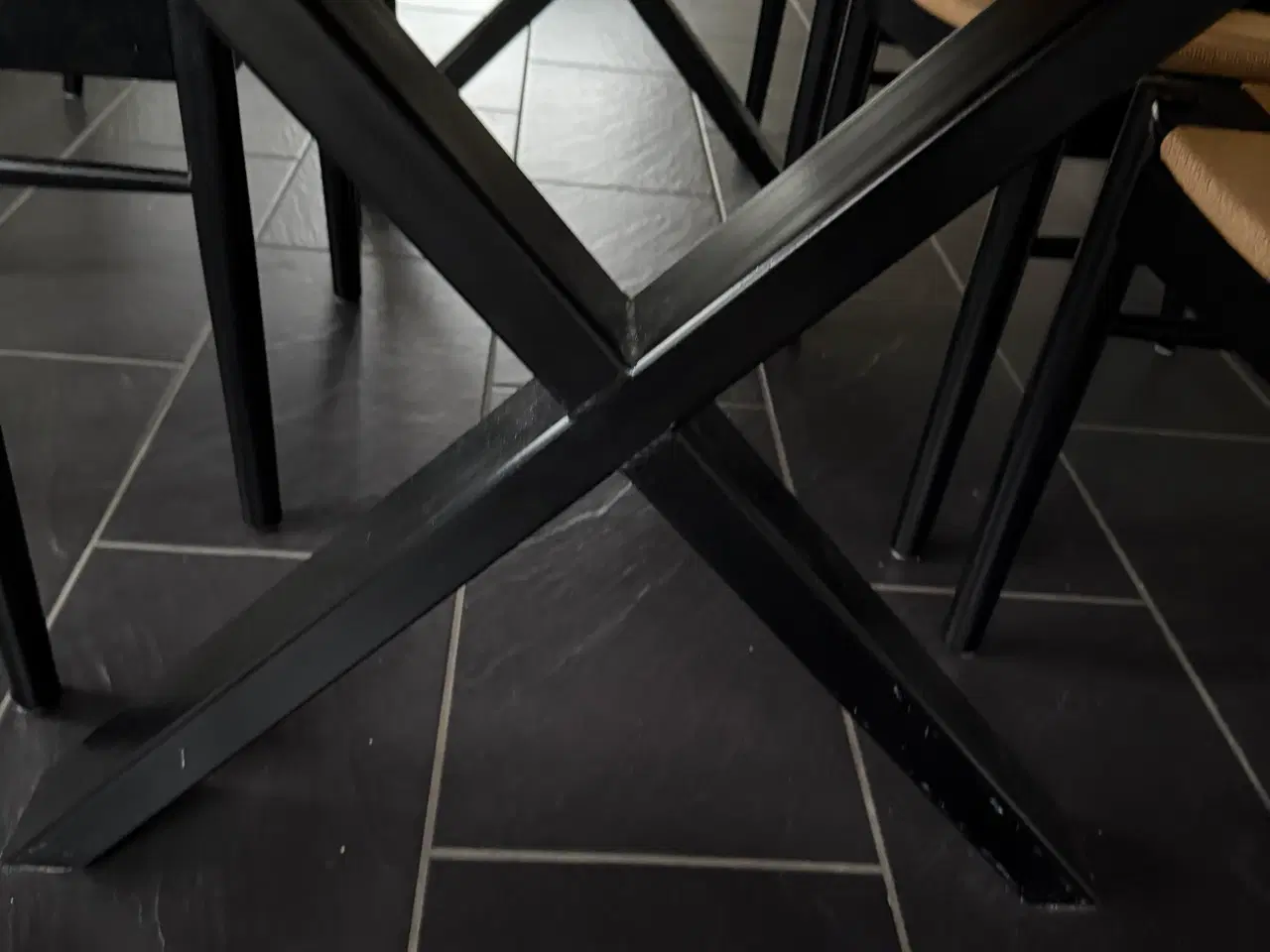 Billede 3 - Hjemmelavet massivt plankebord sælges