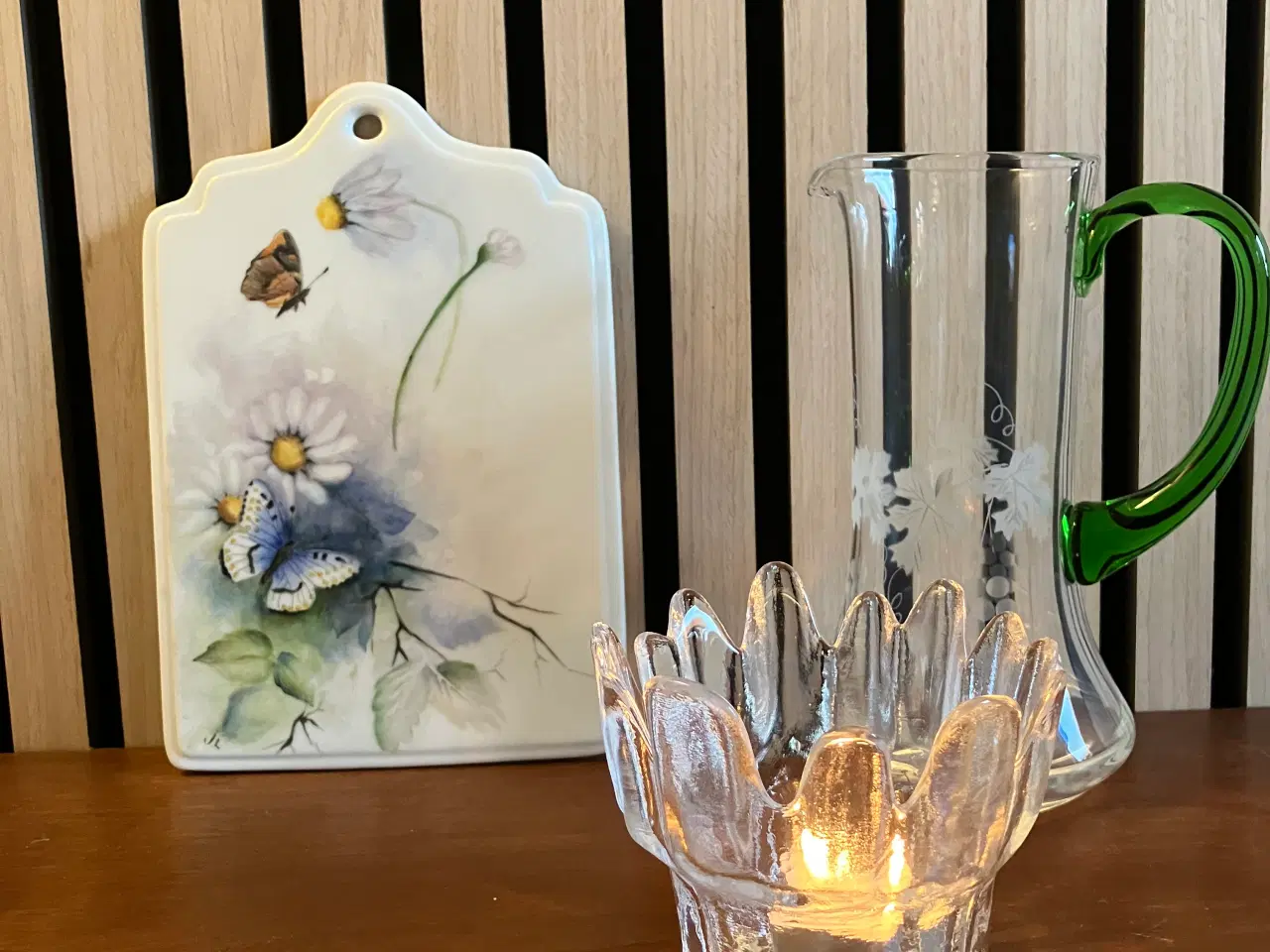 Billede 1 - Dekorativ håndmalet platte eller smørebrik.