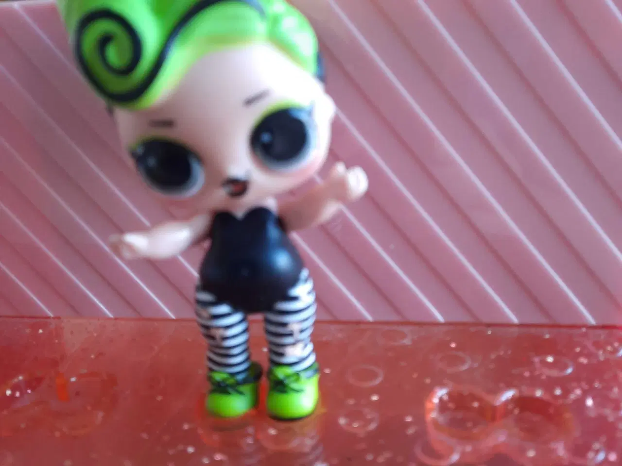 Billede 7 - LOL transporthus med figurer mm