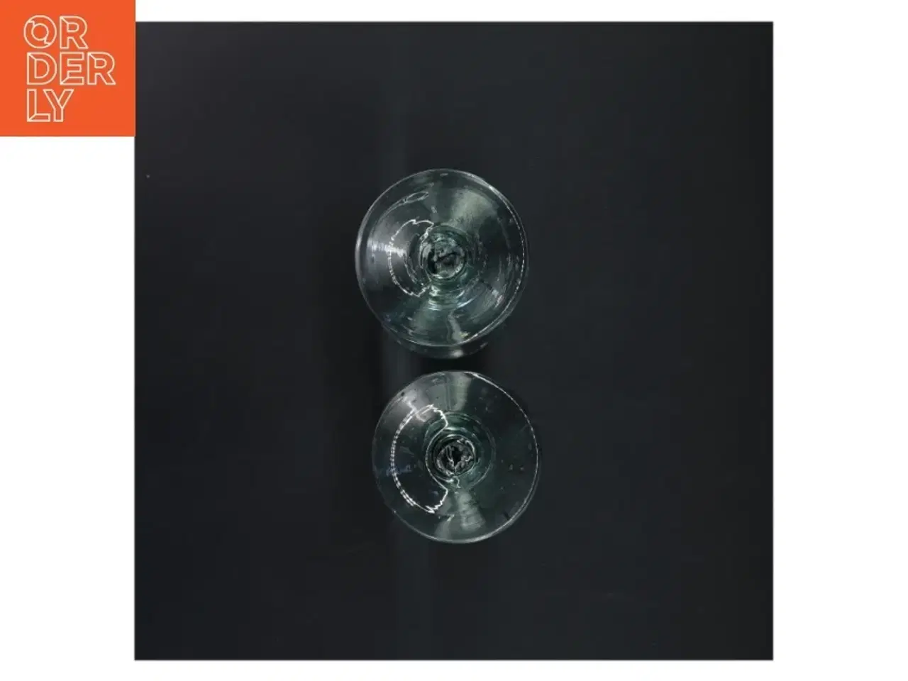 Billede 2 - 2 Grønne glas med indgravering (str. 16,5 cm)
