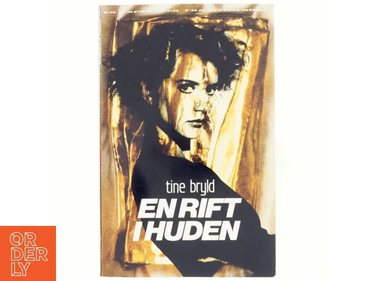 Billede 1 - En rift i huden af Tine Bryld (Bog)