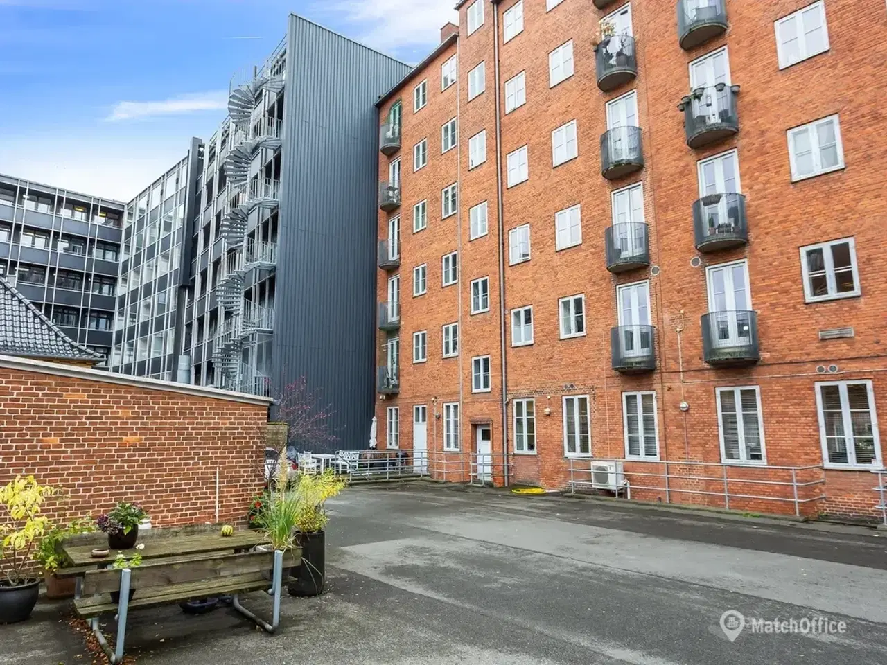 Billede 4 - Aflåste garager udlejes – Smallegade 4-6. Frederiksberg