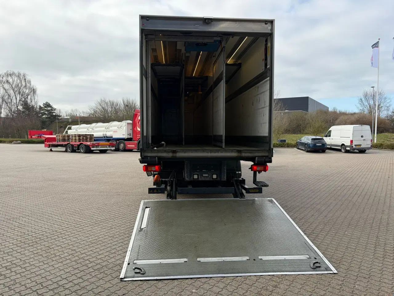 Billede 5 - Volvo FM330, Køle