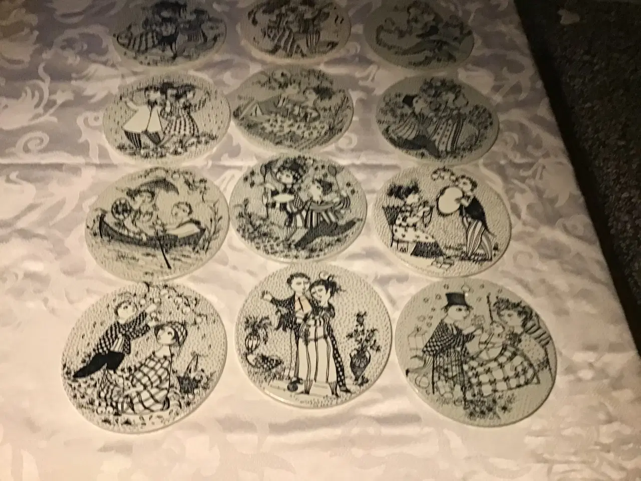 Billede 3 - Bjørn Wiinblad smørebrætter / Sorte