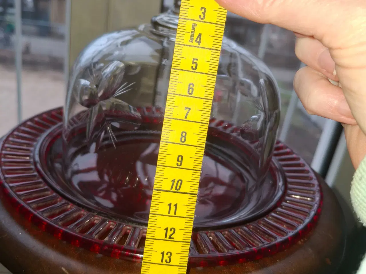 Billede 6 - Smuk kage/oste-klokke i klar glas m.rød bund