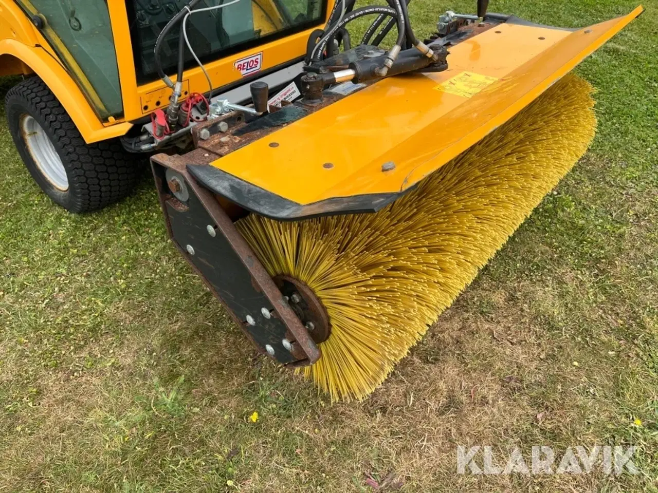 Billede 7 - Redskabsbærer Belos 3440 trana PRO med kost