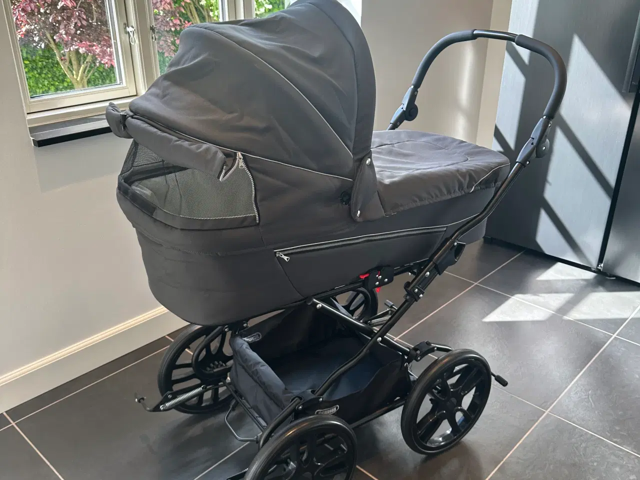 Billede 3 - Helt ny barnevogn med lift