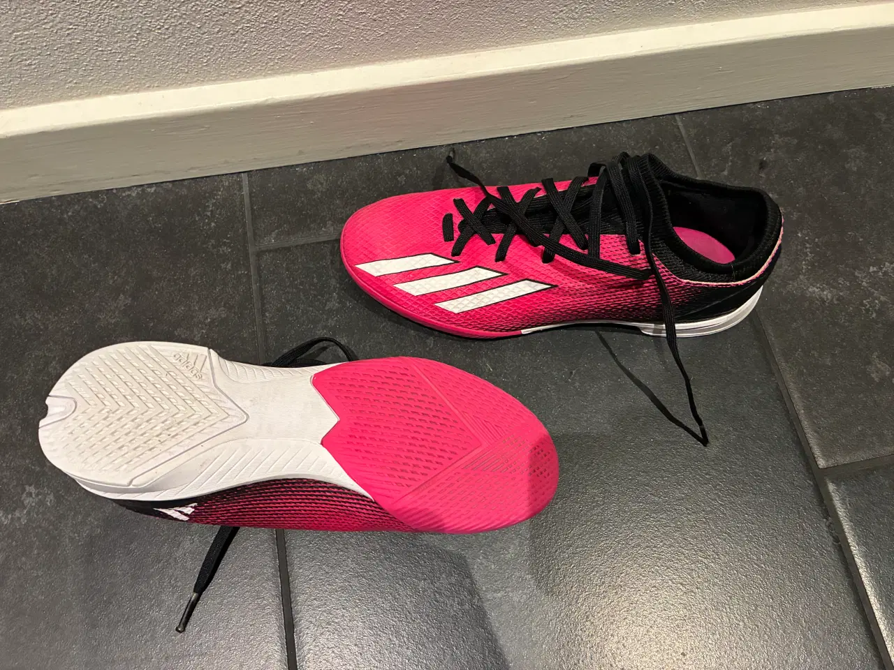 Billede 1 - Adidas indefodboldsko str 37 1/2