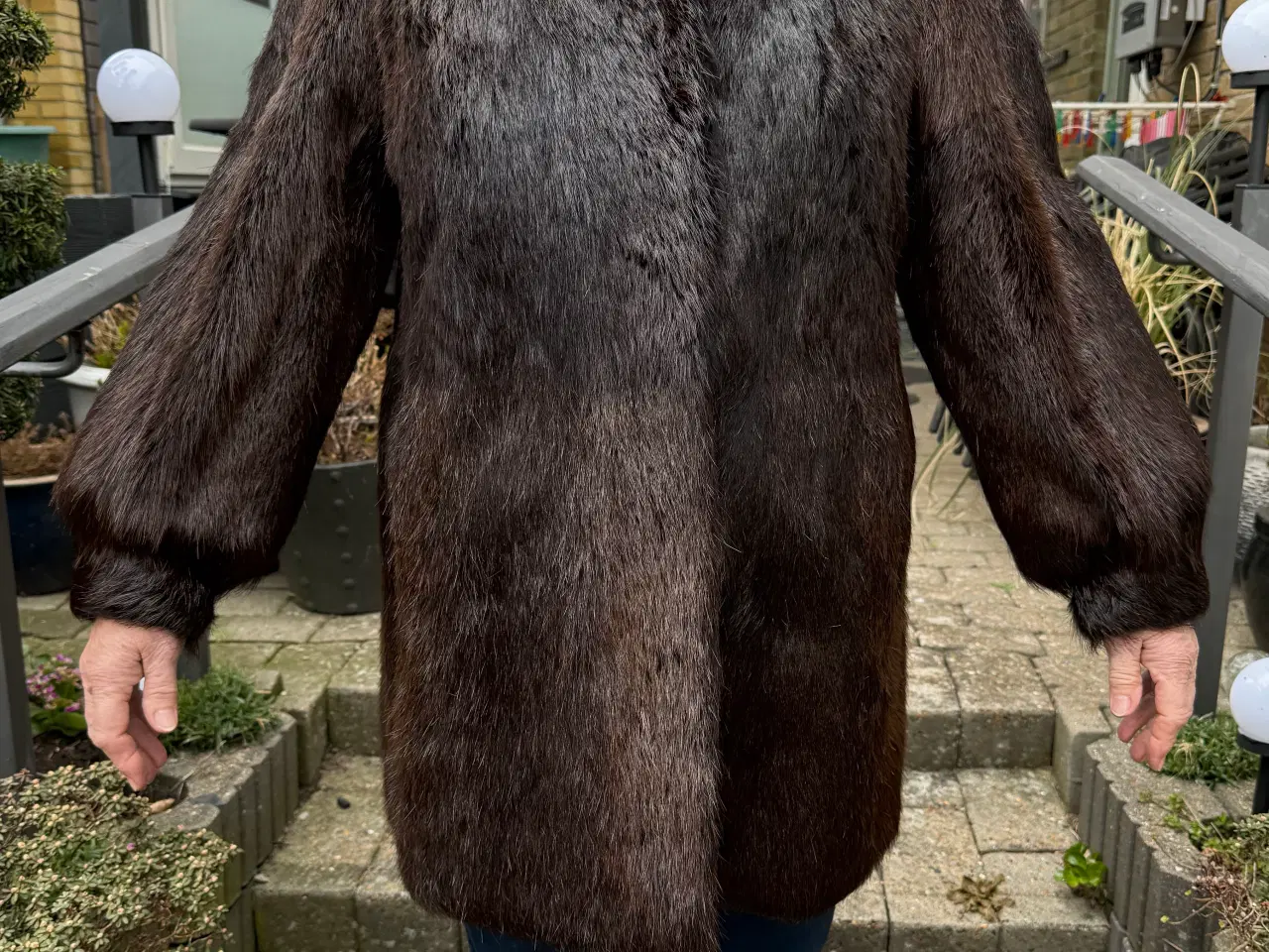 Billede 4 - Ægte pelsjakke – flot stand – klassisk model 