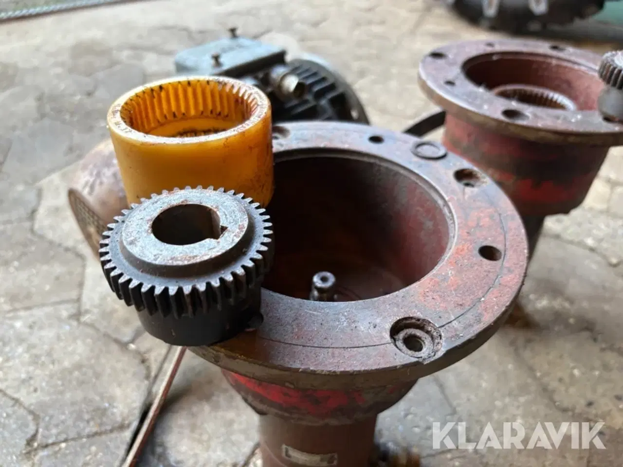 Billede 12 - Pumpe til indbyg. I hydrauliktank 2 stk + elmotor
