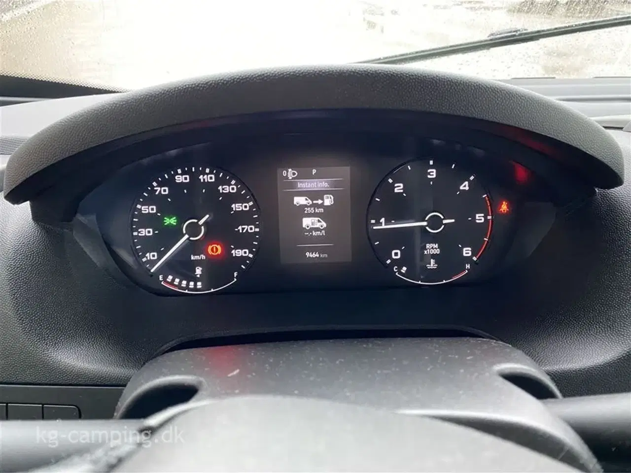 Billede 5 - 2023 - Benimar Amphitryon 998 3500 kg   Særdeles velholdt Benimar AMPHITRYON 998 ALDE - Vognen kan vejes op til 4.400 kg.