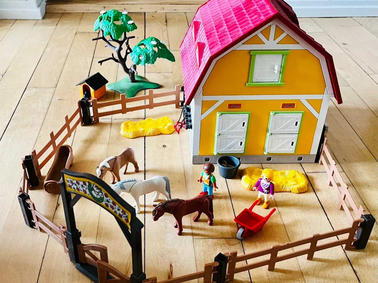 Billede 1 - Playmobil Hestestalde