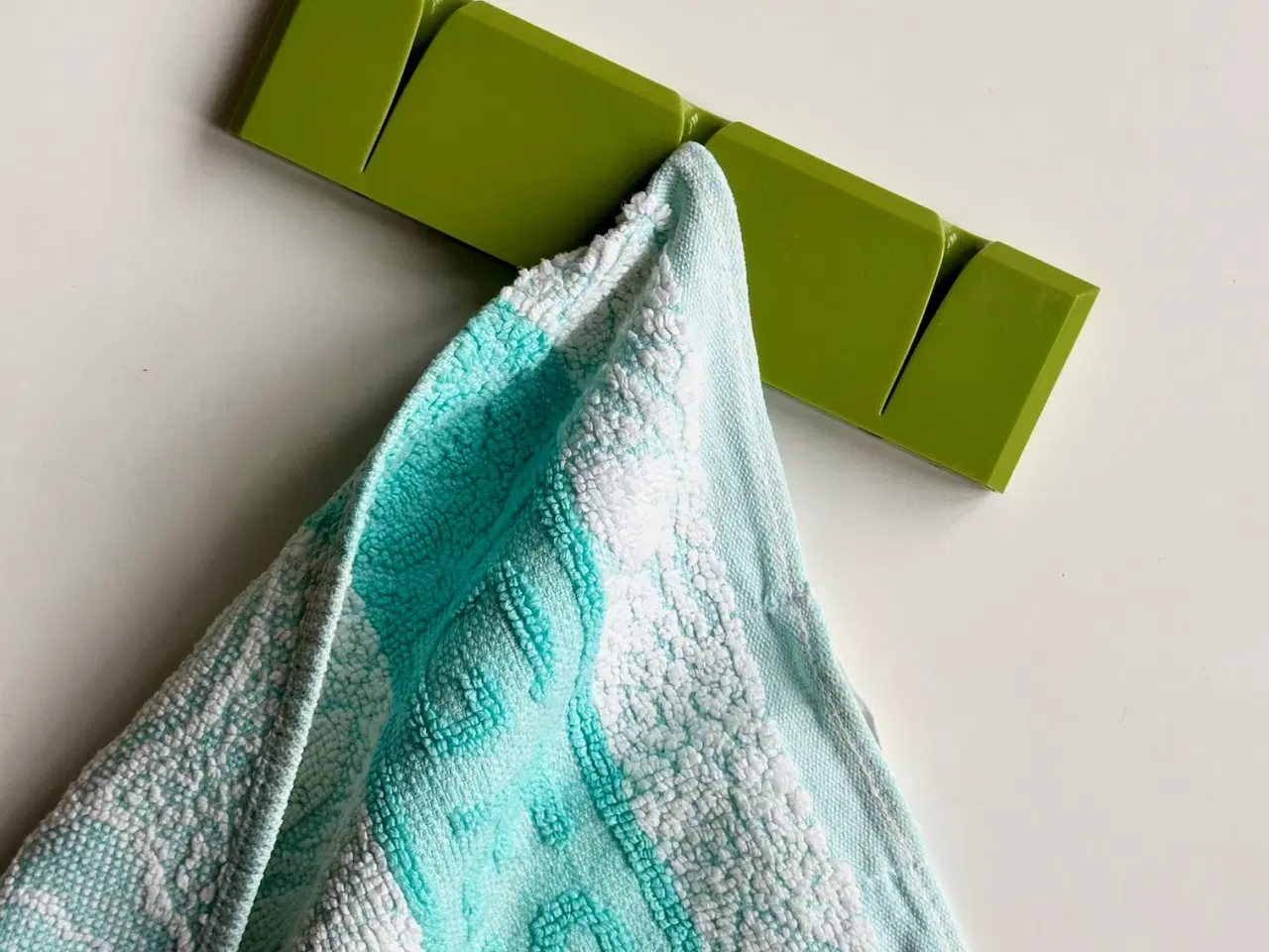 Billede 1 - Knagerække, grøn plast