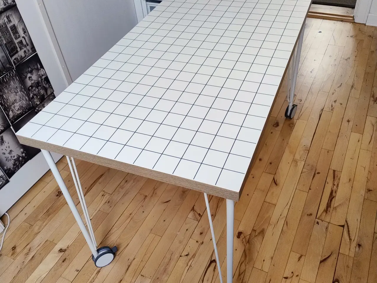 Billede 3 - IKEA Skrivebord med hjul