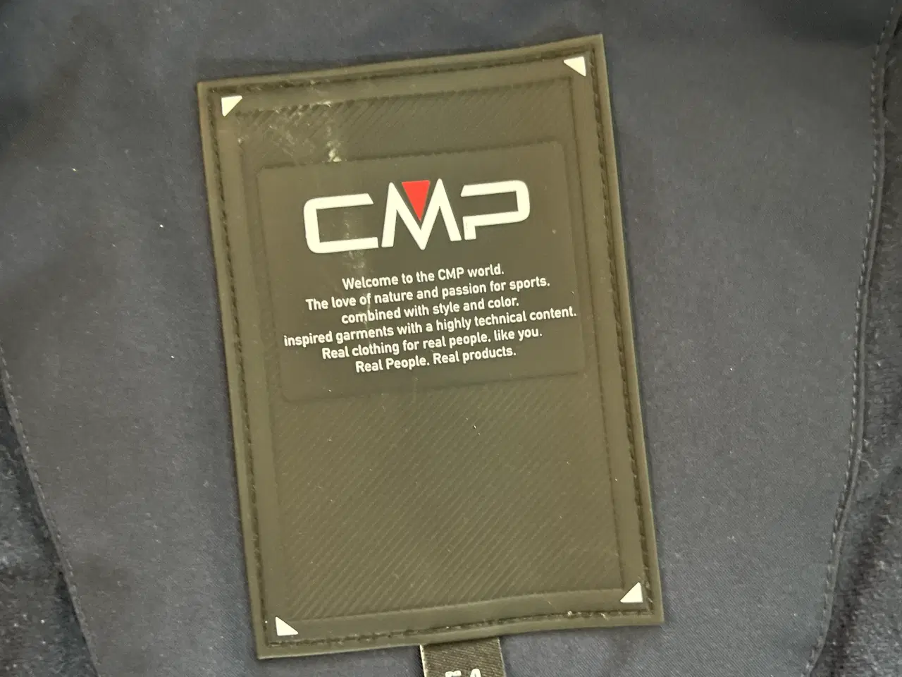 Billede 3 - Skijakke med gode detaljer