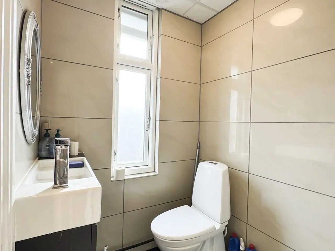 Billede 8 - Funktionelt erhvervslokale på attraktive Frederiks Allé