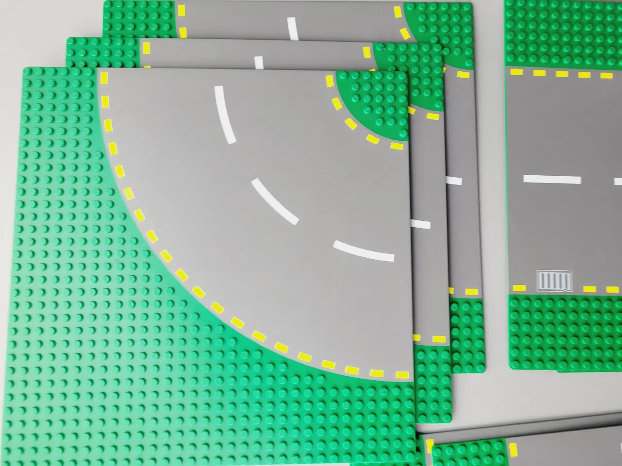 Billede 2 - ⭐️· Stort Sæt på 13 Originale LEGO Vejplader City