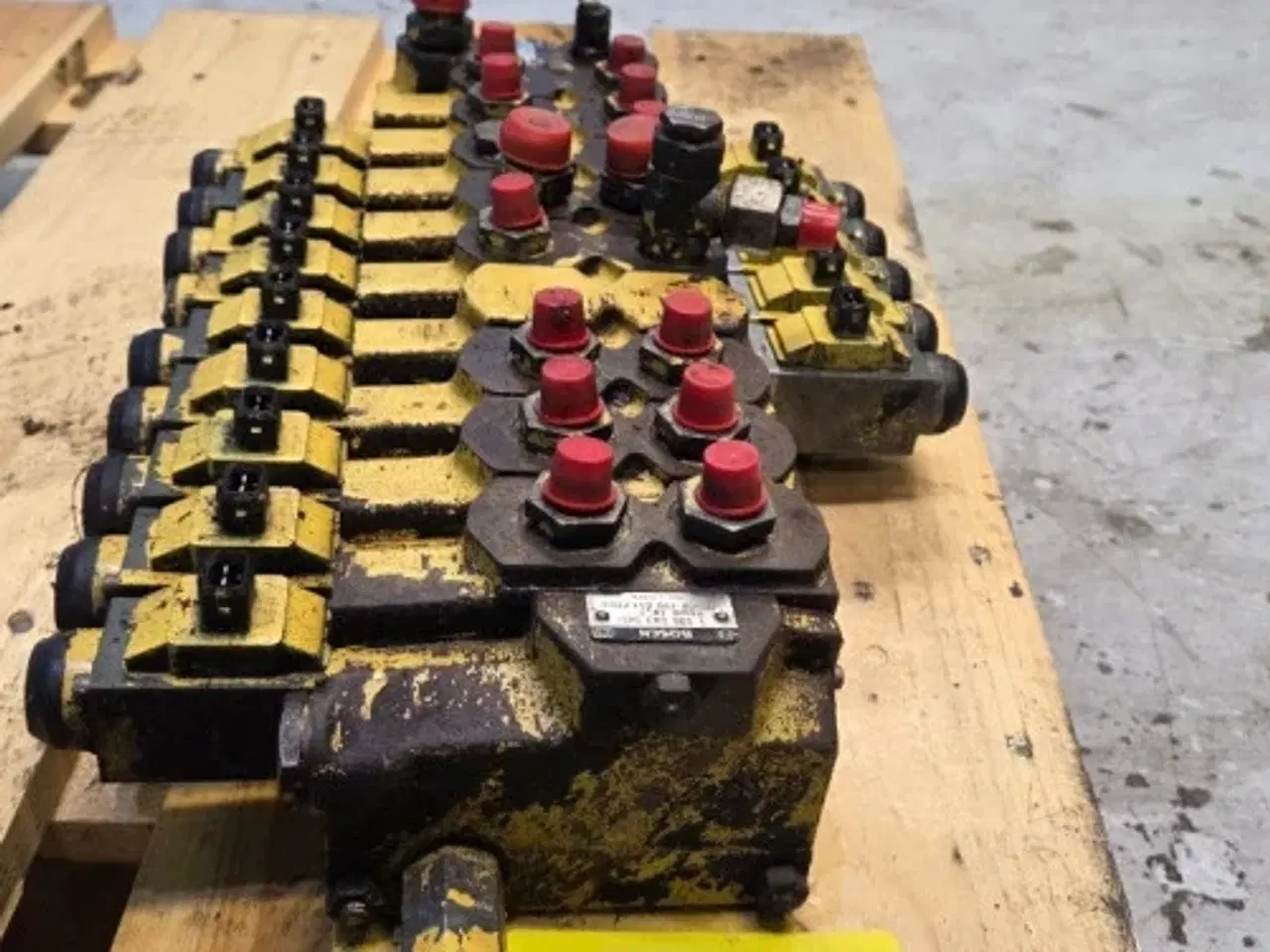 Billede 4 - New Holland TX68 Hydraulikventil 84814526