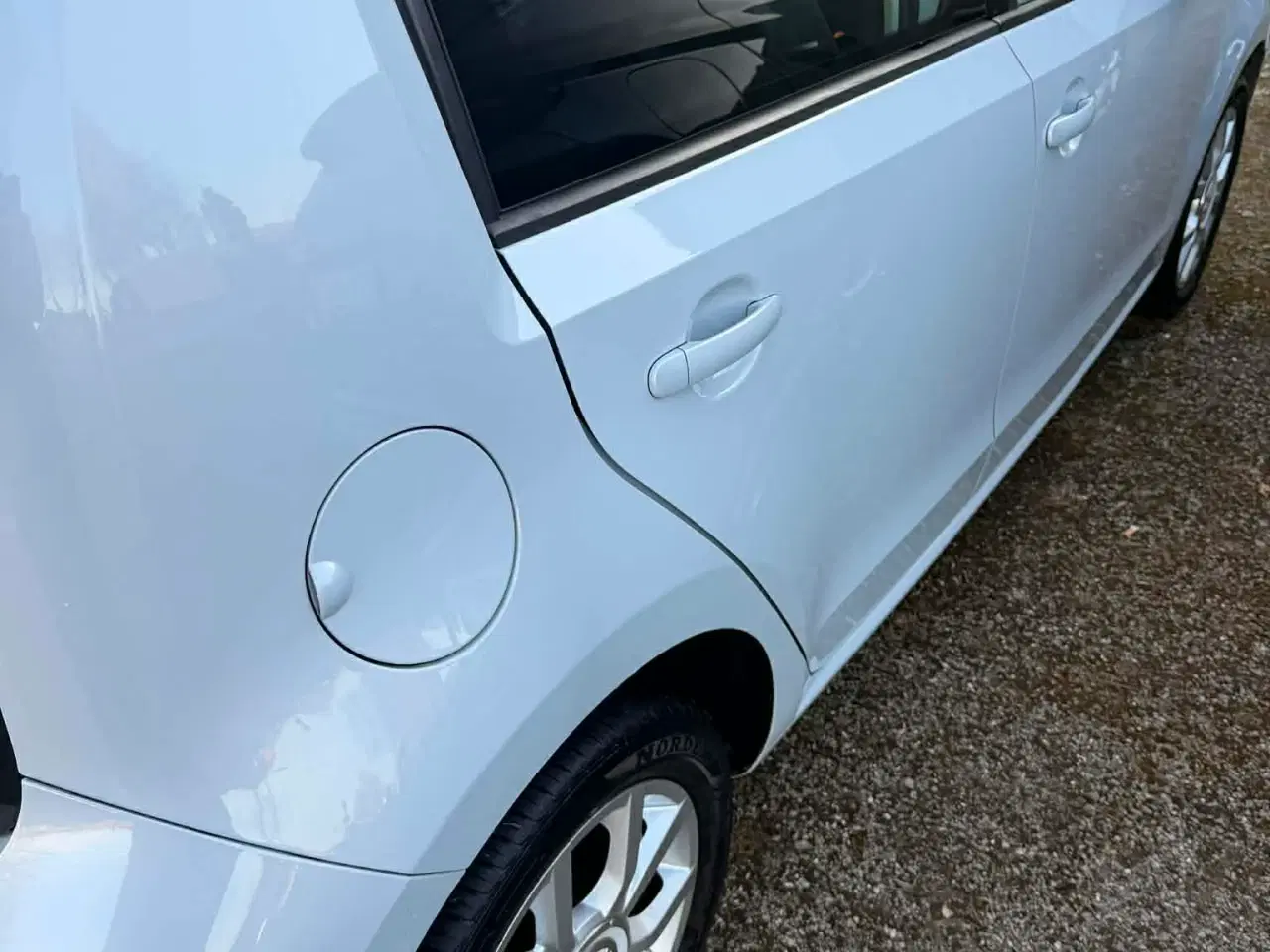 Billede 3 - Velholdt Vw up 