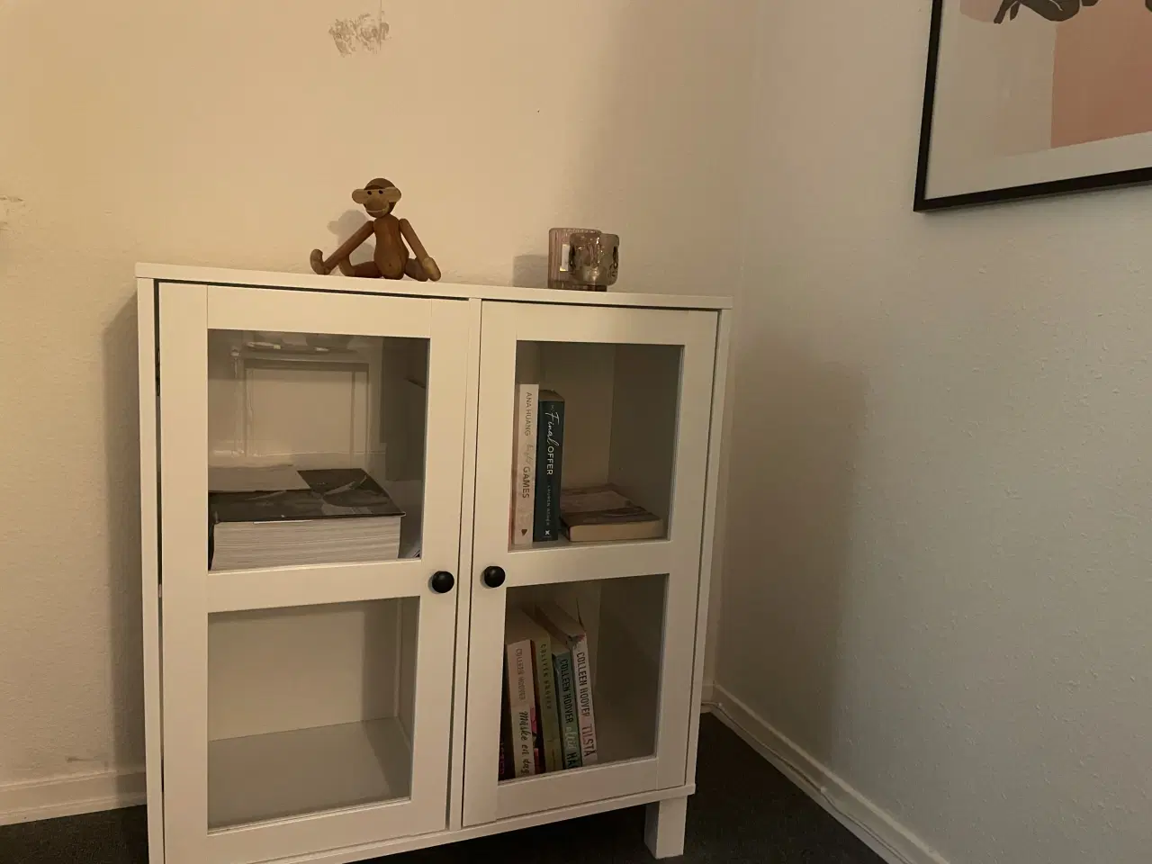 Billede 1 - Skab med glaslåger