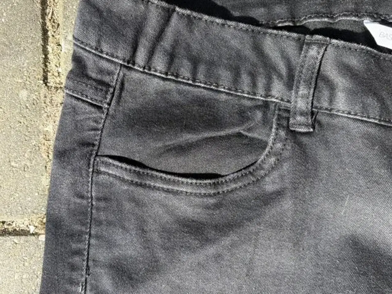 Billede 2 - Nye slimfit jeans / cowboybukser med god stræk