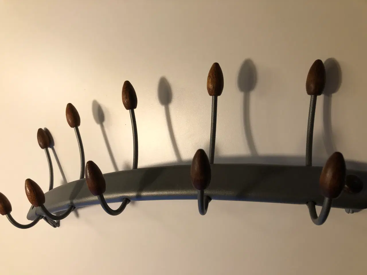 Billede 4 - Knagerække i metal/træ