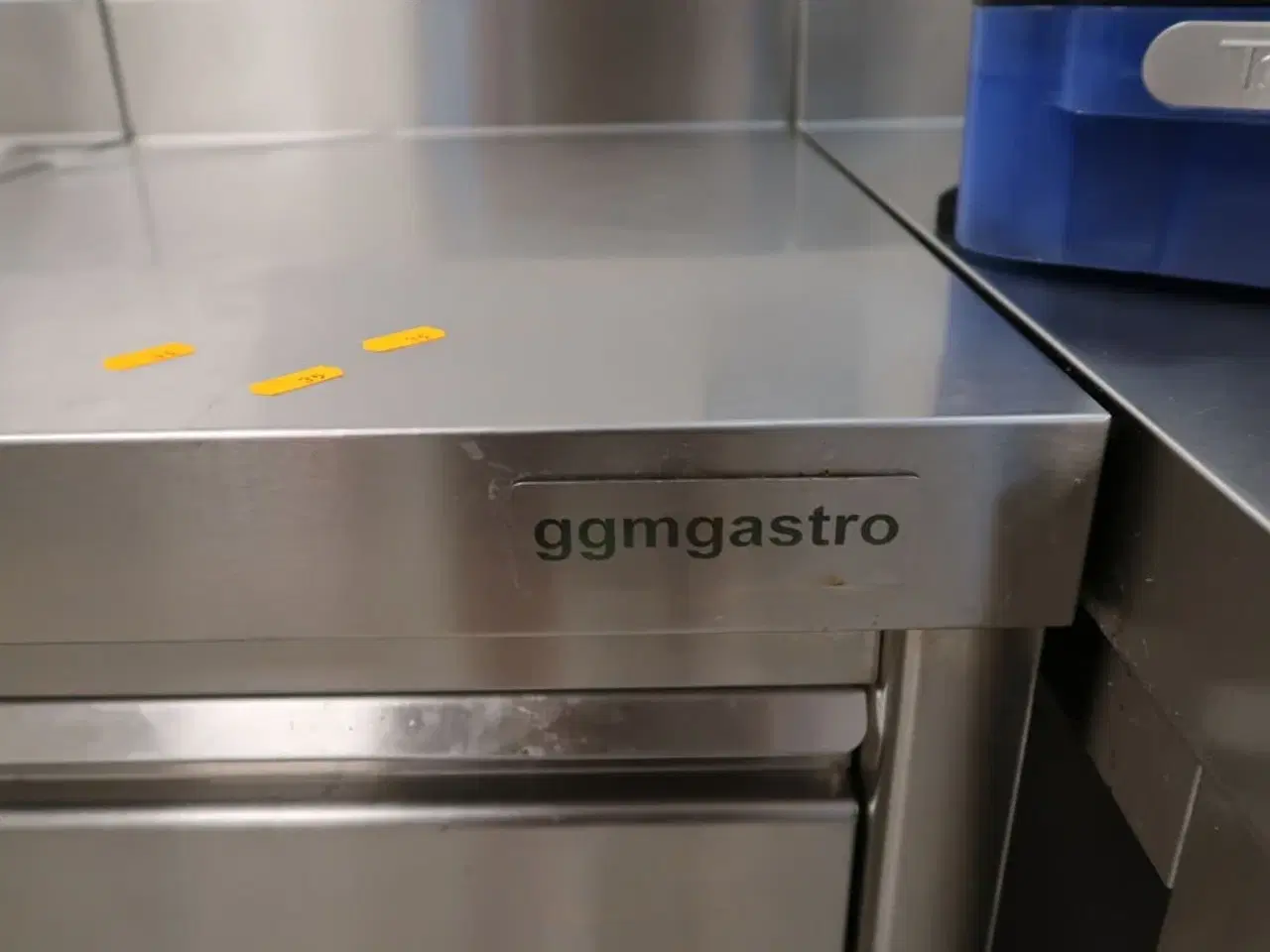 Billede 3 - Rustfri opbevaringsbord GGM GASTRO med indhold (uden maskiner)