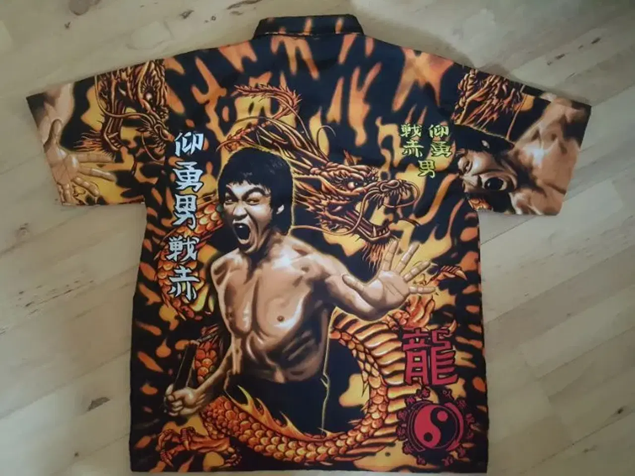 Billede 2 - Bruce Lee ny skjorte import